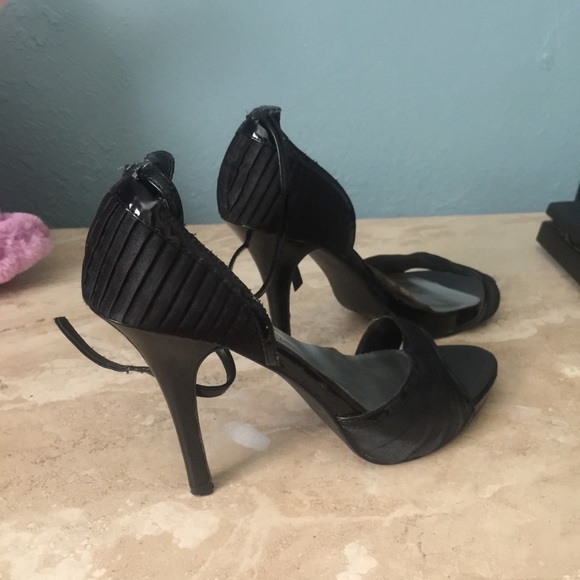 Heels - Picture 2 of 5